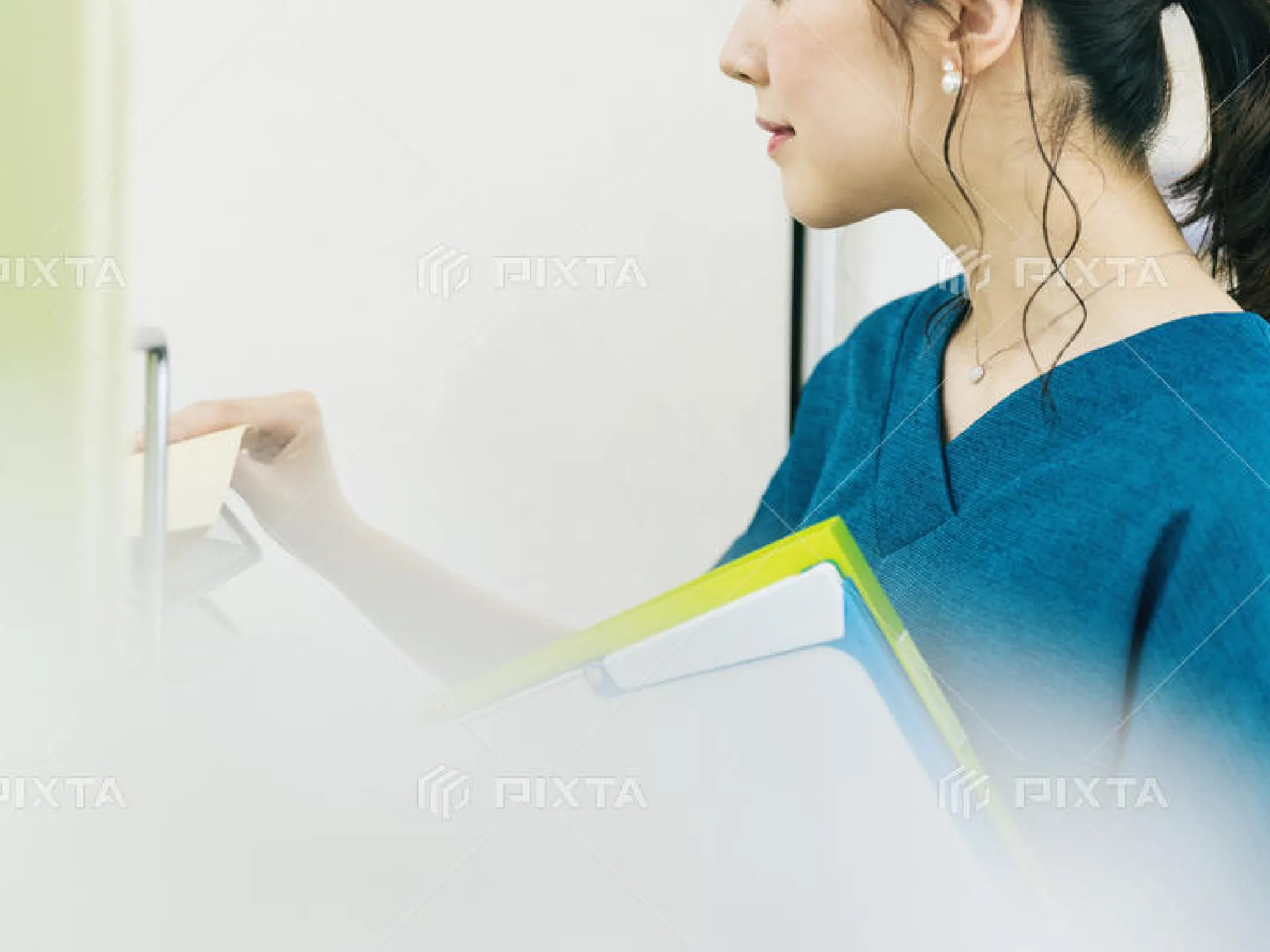 営業事務の背景